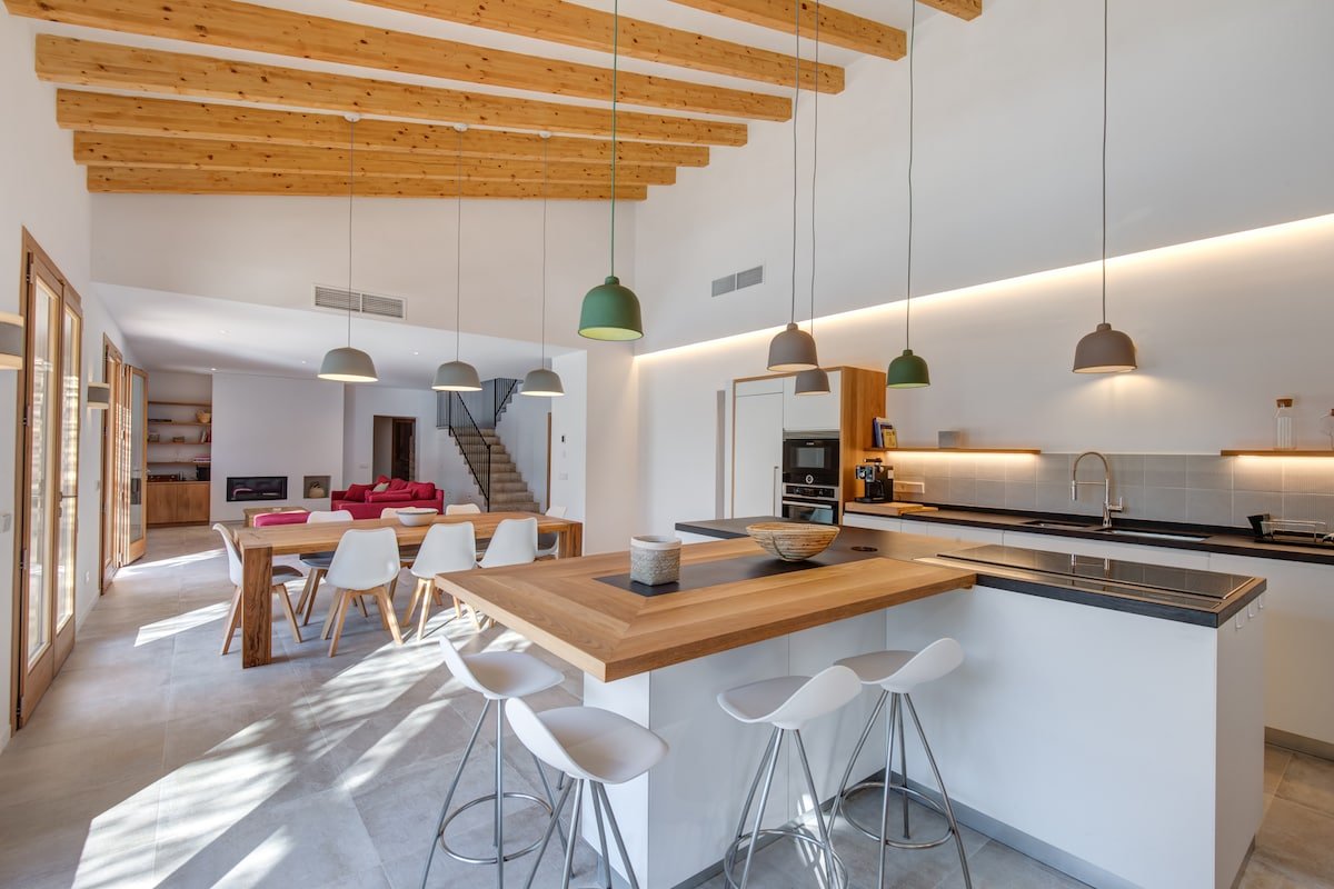 Stone villa with mountain views and quiet gallery image 5