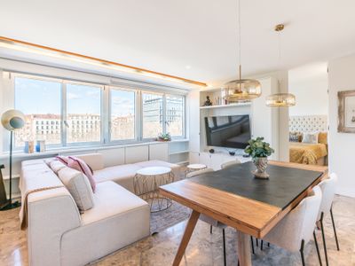 Bright Modern Flat | Heart of Justicia (2)