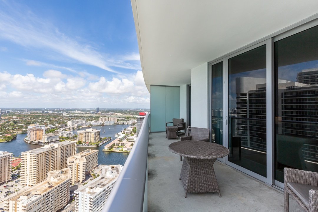 BEACHFRONT OCEAN VIEW 2/2 IN HYDE RESORT gallery image 4