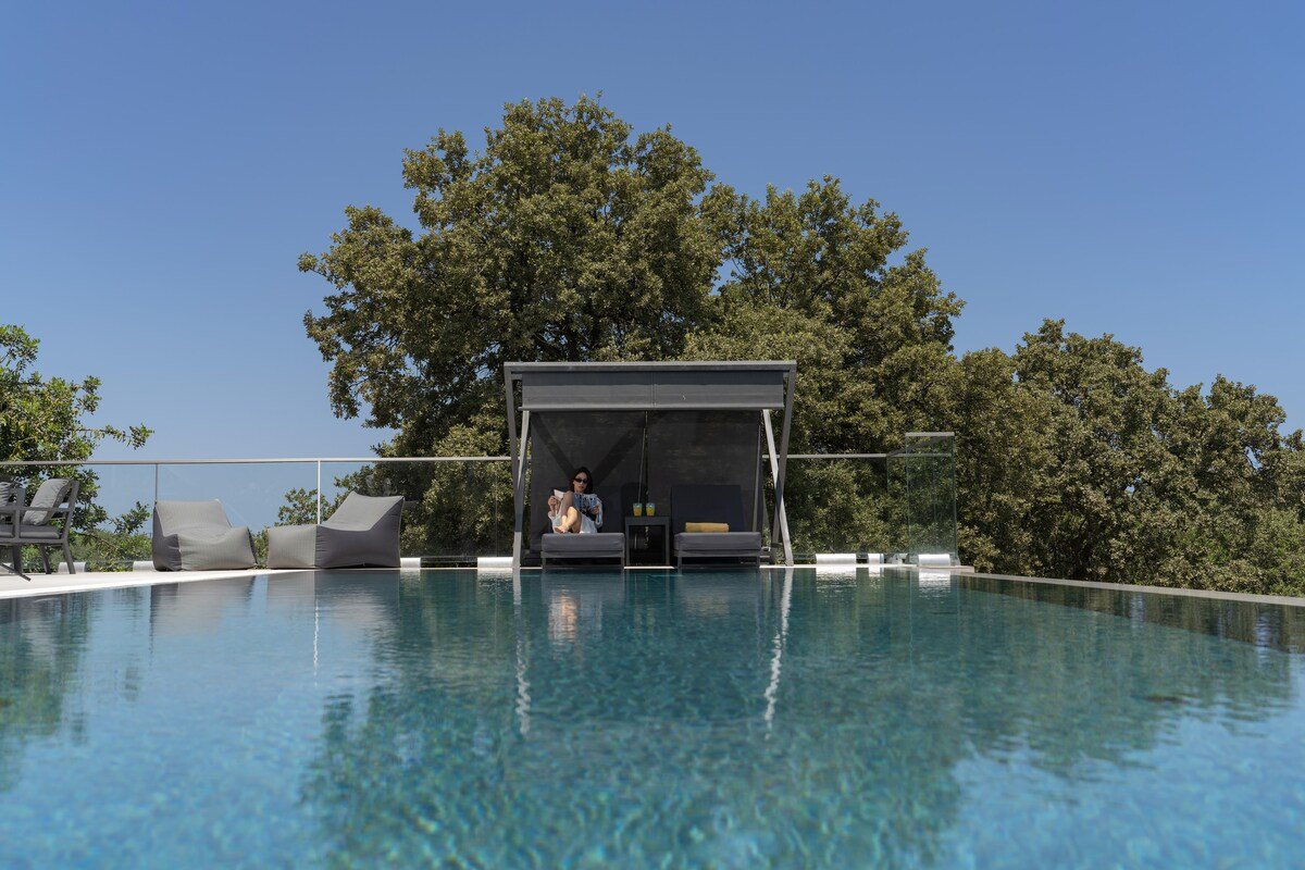 Green Hideaway – Private Oasis Near Town by etouri gallery image 3