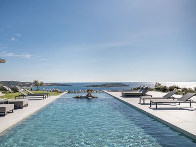 Balanced harmony above the sea: by etouri