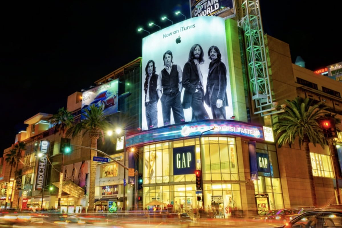 99 Walk Score Condo with Patio! gallery image 3