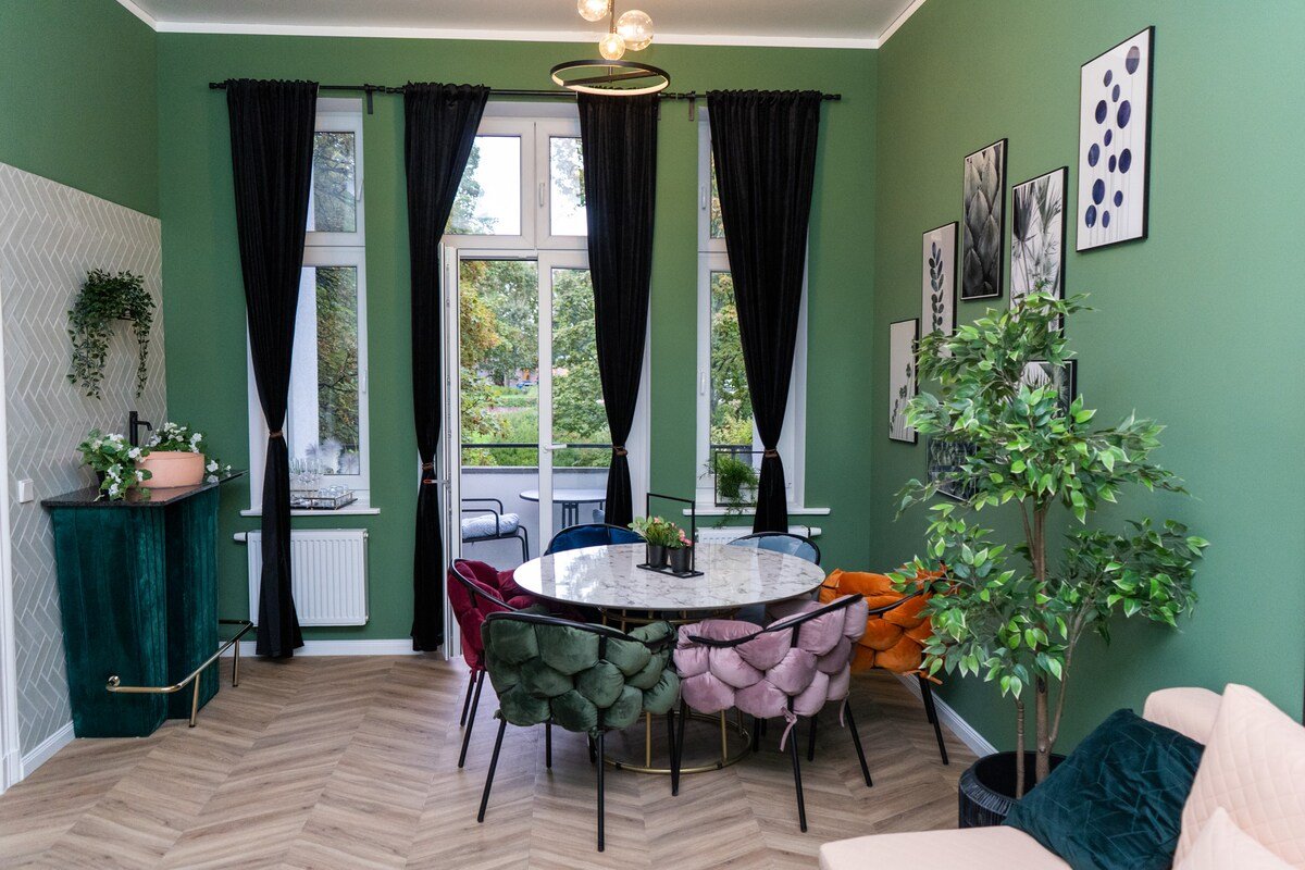 Central Apt. I 120m² •3-Rooms• Balcony & Parkview gallery image 4