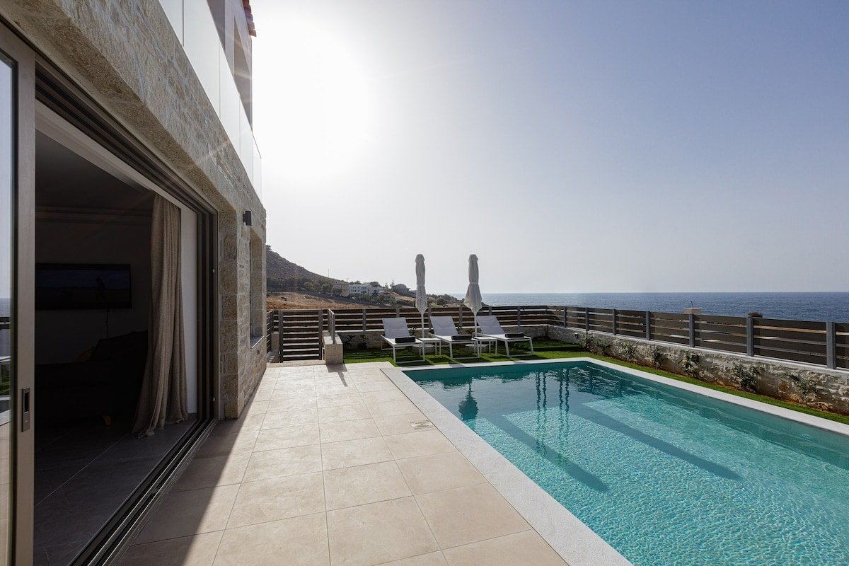 Dodici Luxury Villa – With Heated Pool gallery image 4