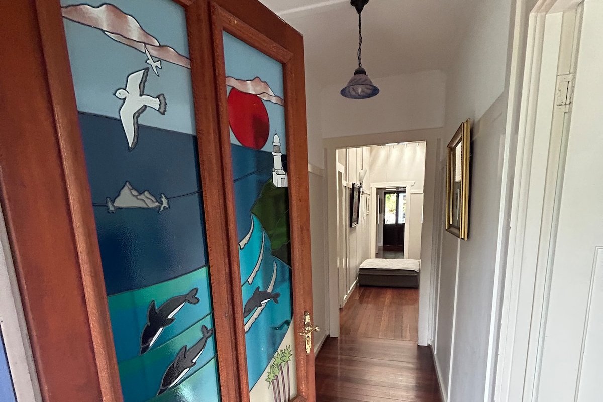 Milly’s Beach House Byron | Pet & Kid friendly* gallery image 4