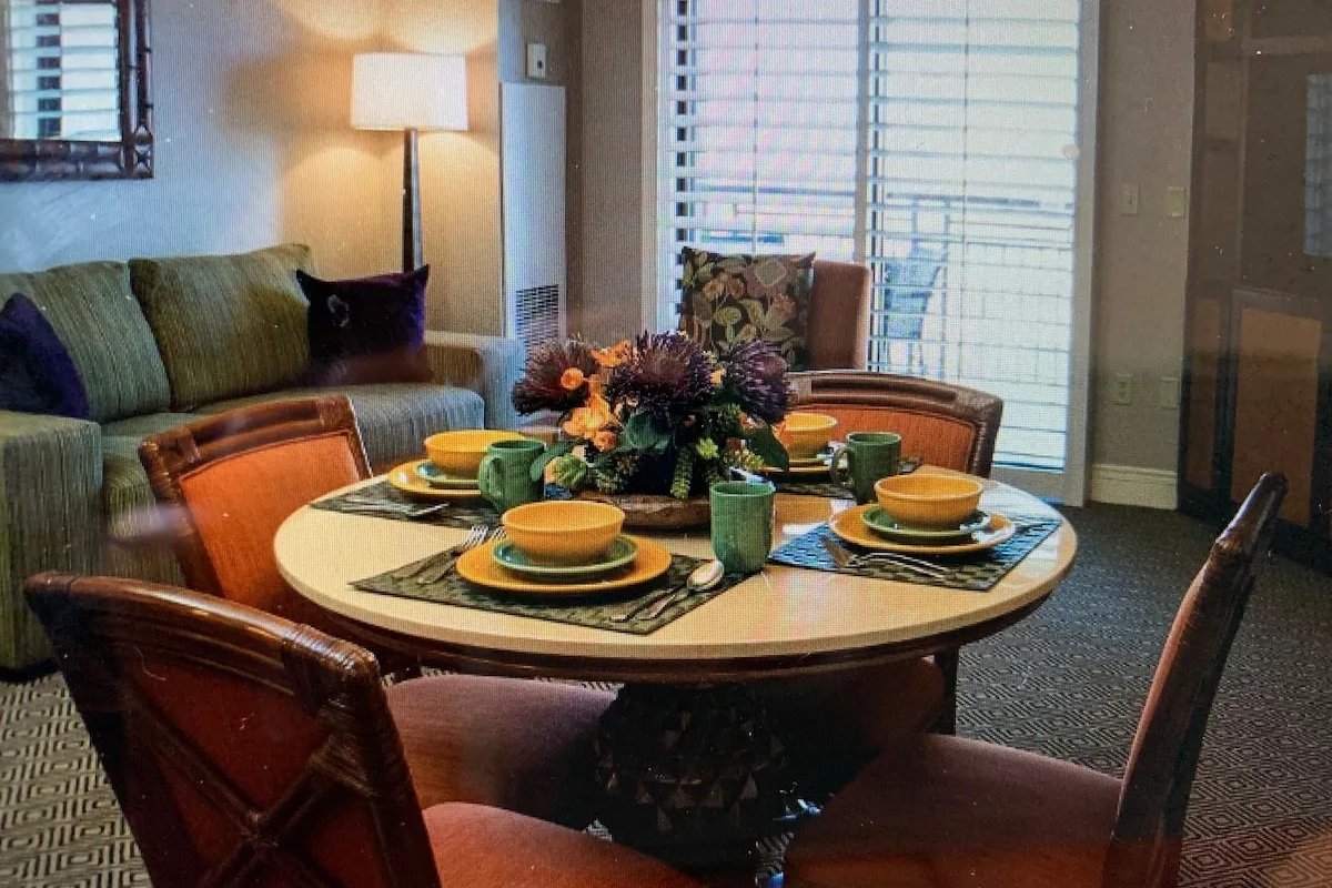 Tahiti Village 2BR – Lazy River, Pool, Balcony gallery image 4