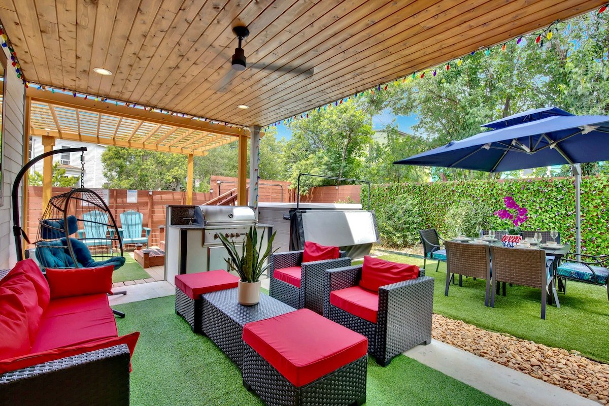 Downtown Tranquillity-HotTub+Games+BBQ+FreeParking gallery image 4