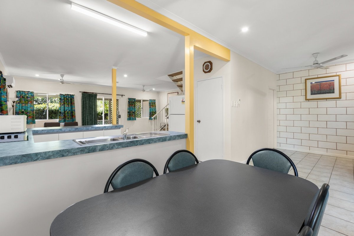 Cable Beachside Villas – 3 Bedroom Standard gallery image 5