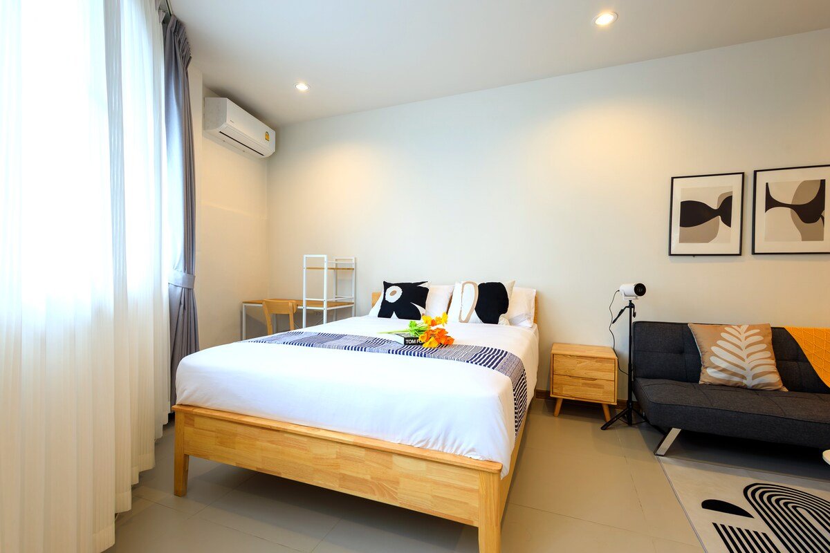 Whole House-6Bedroom-Stays 16pax Chinatown/Netflix gallery image 4