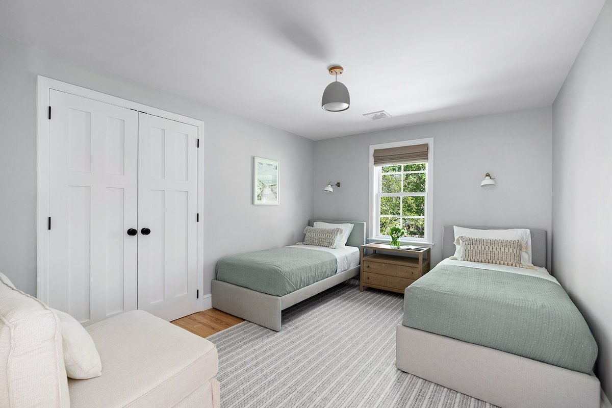 Village Cottage w/ Private Beach gallery image 4