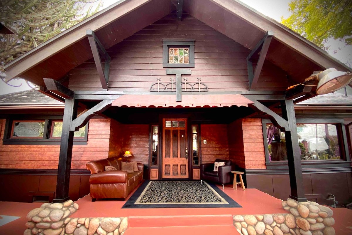 Best View in SilverLake~Spectacular 1909 Craftsman gallery image 2