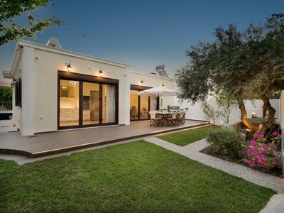 Chania Boutique Villa – steps from the beach