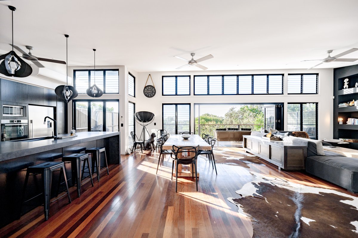 Absolute Beachfront House with Pool & Views