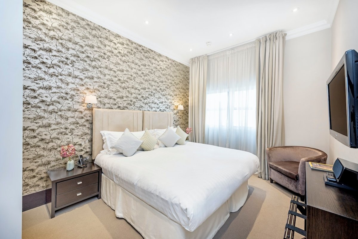 South Kensington – 2 Bedroom – Apartment gallery image 5