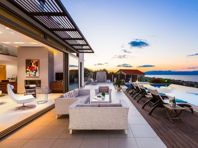 600mt to beach/Gym & Basket * Heated pool/Jacuzzi