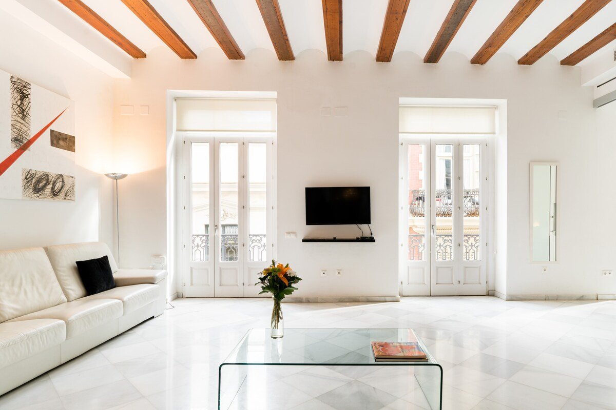 HOME IN VALENCIA AT PLAZA DE LA REINA-CATEDRAL gallery image 5