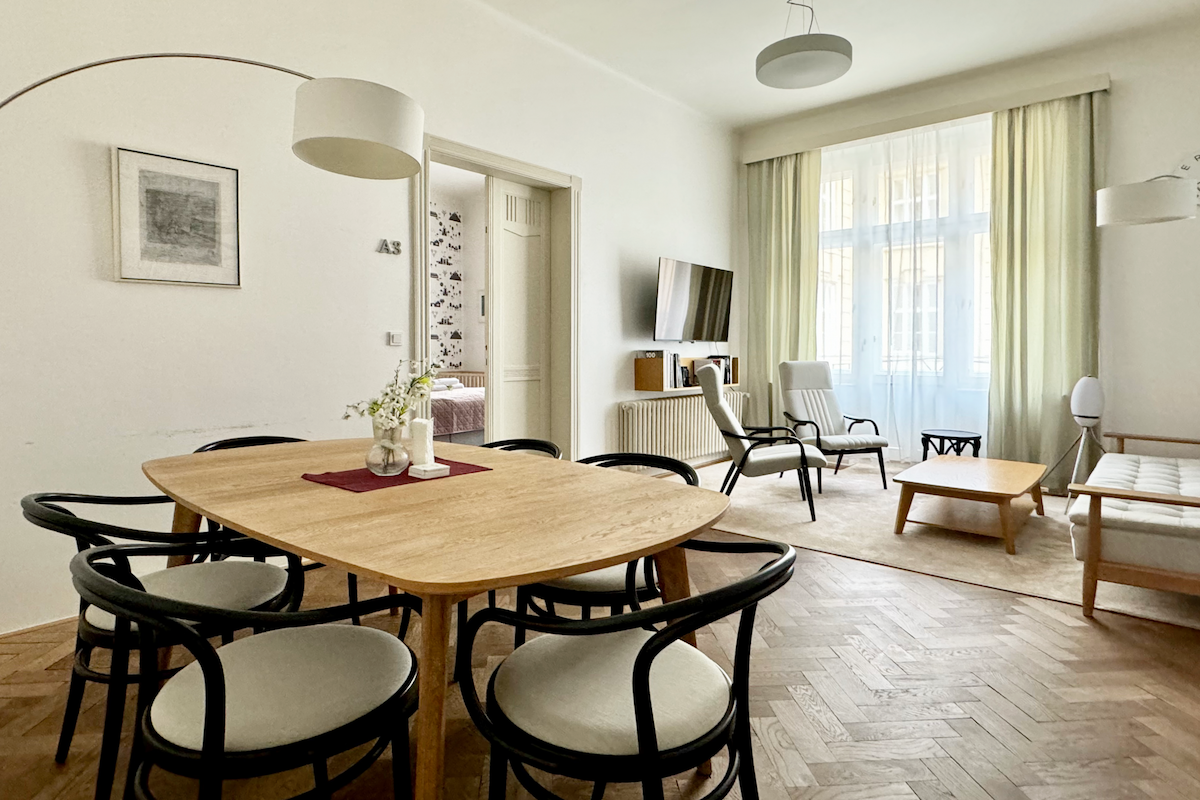 Spacious apartment with 3 bedrooms in Old Town! gallery image 5