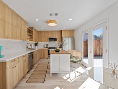 Stylish Euro Chic Retreat – Live Tastefully in SJ