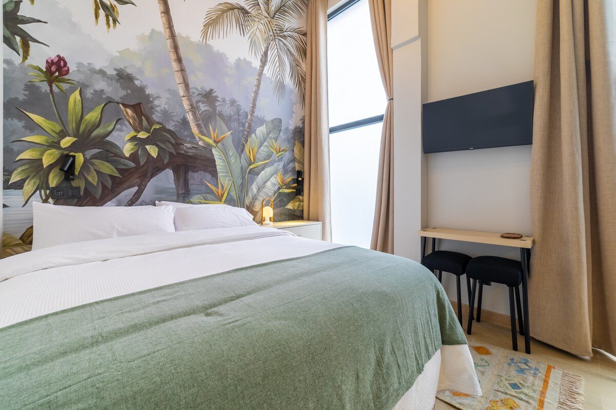 The 4 Lofts Gran Via suites-Groups-Parking infront gallery image 2