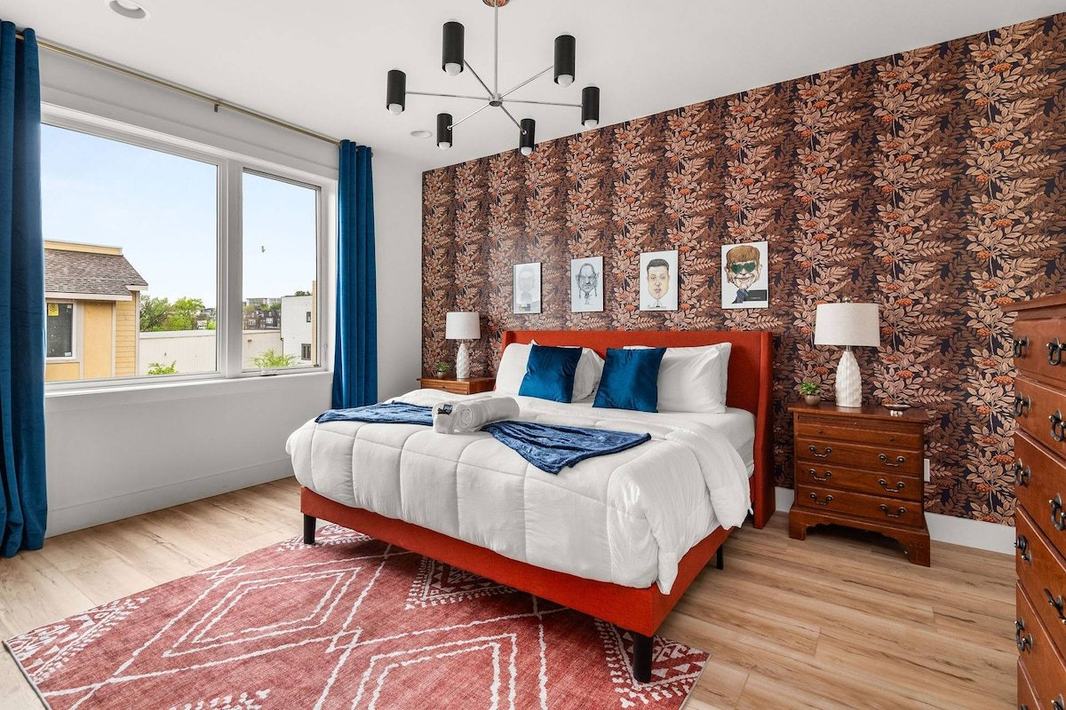 2 Condos – 19 Beds – 2 Hot Tubs – 3 Mi to Broadway gallery image 3