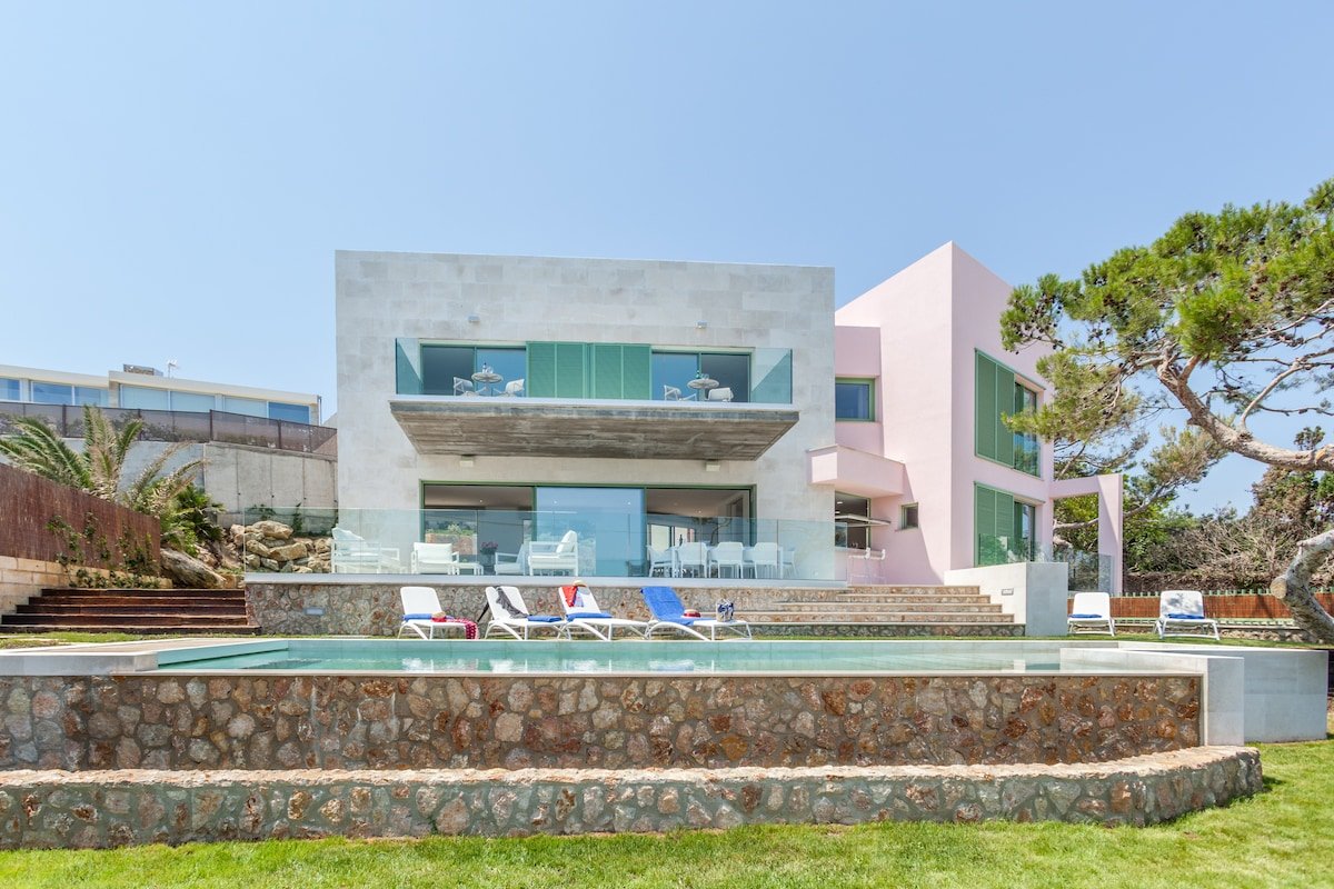 Front Line Villa with Heated Outdoor Pool gallery image 2