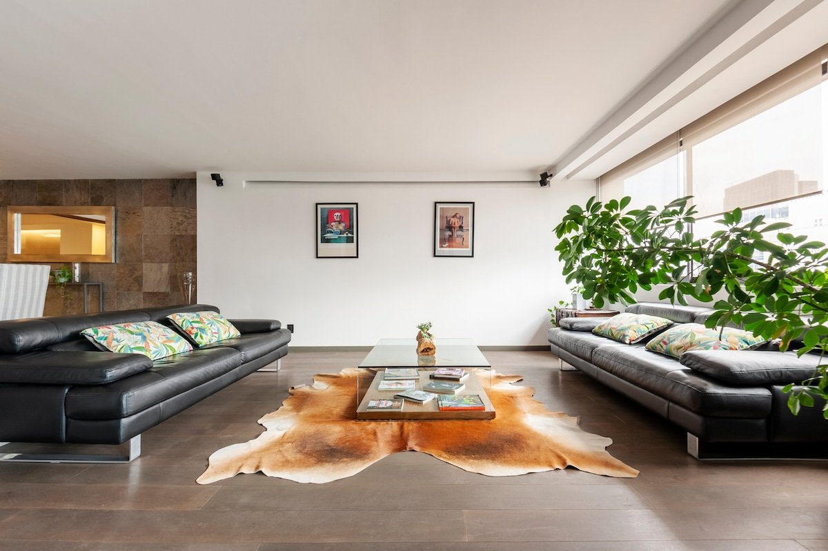 Private jacuzzi, great views and perfect location! gallery image 2