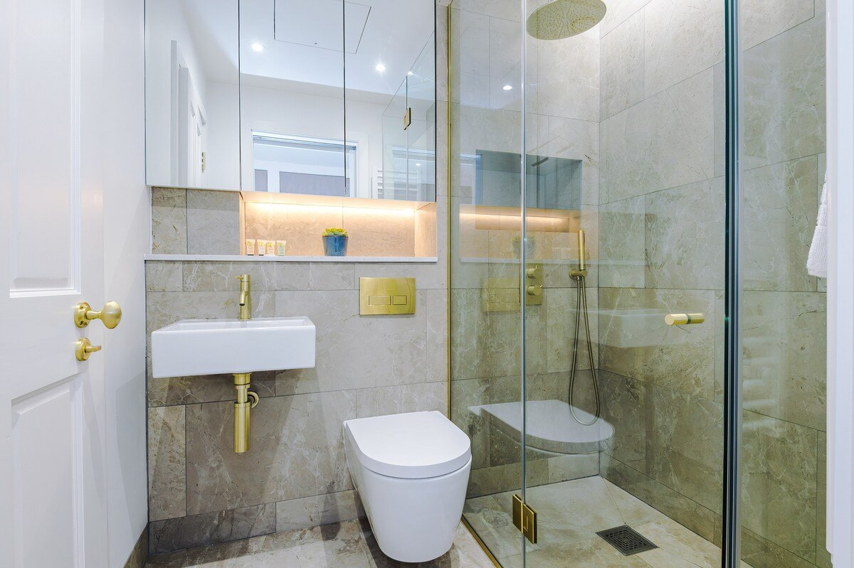 Deluxe Townhouse Close to Designer Shops and Bars gallery image 4