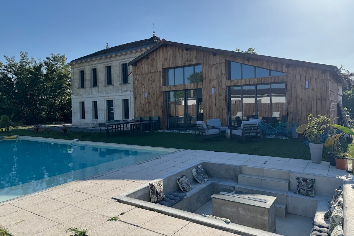 Villa lumineuse avec piscine privée 15 de bordeaux gallery image 4