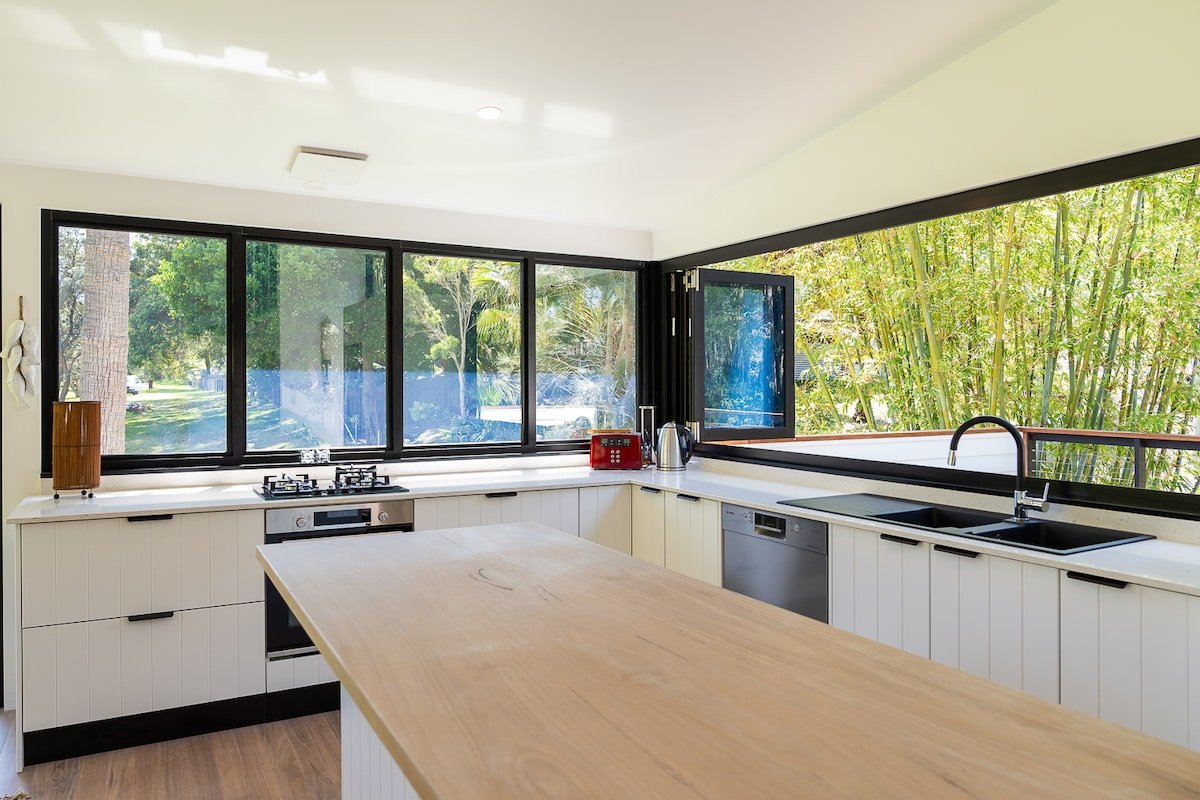 Bamboo Beach House (Linen included) gallery image 4