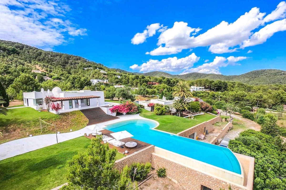 Panoramic Sea Views- Gardens- Infinity Pool gallery image 3