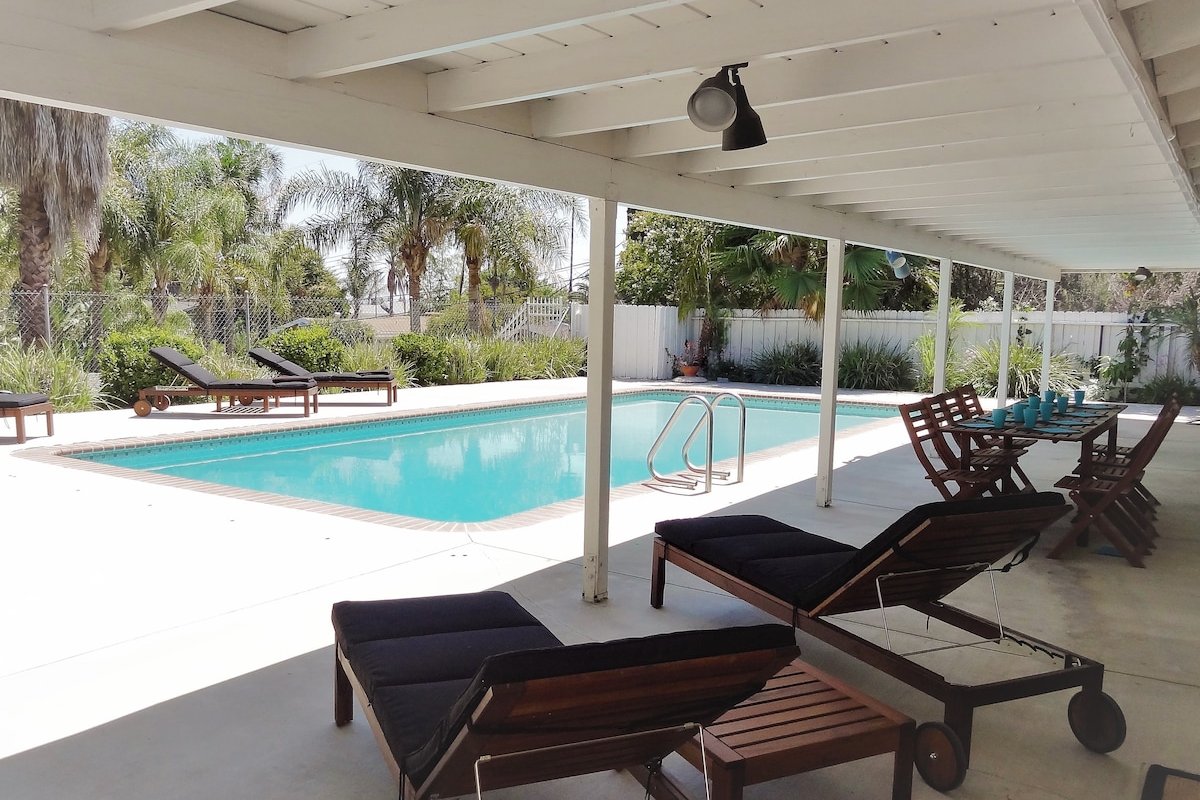 Privacy, Pool, Nature & Lush Valley View in LA ! gallery image 4