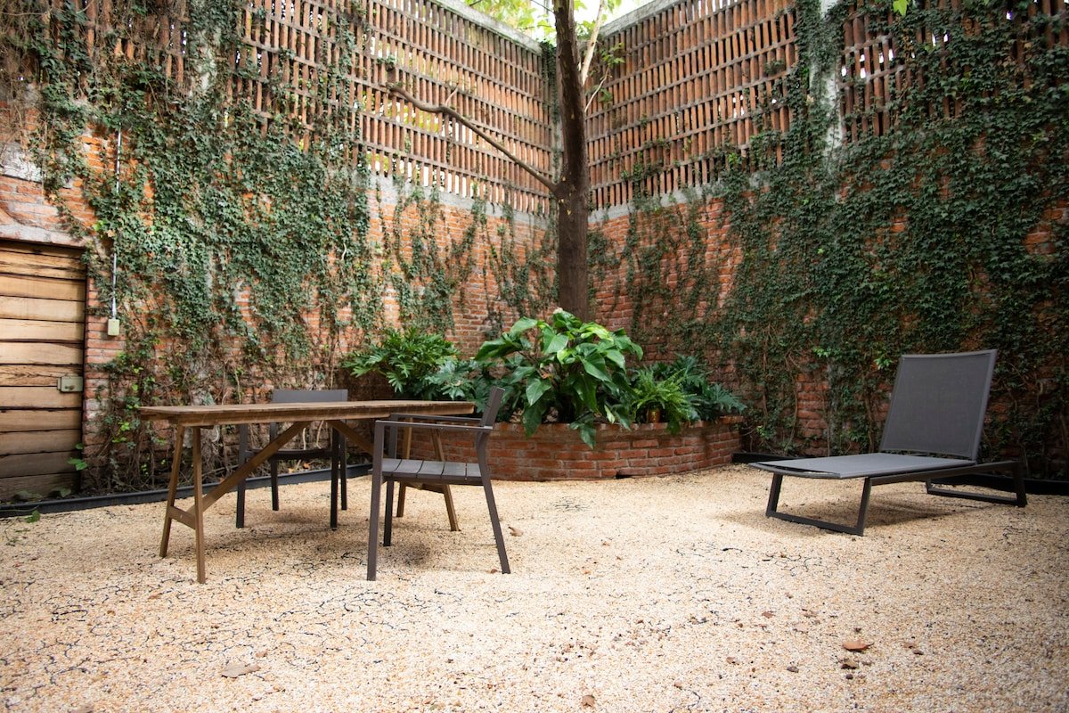 VERDE CONDESA – Depto con el mejor jardín privado gallery image 2