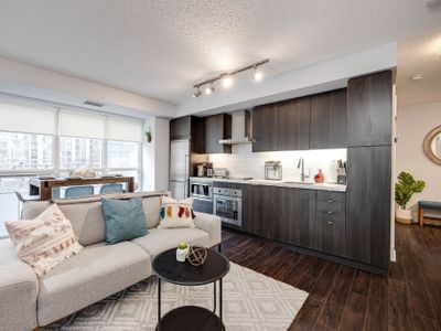 Luxury 3BR Suite w Free Parking-CN, Convention Cnt