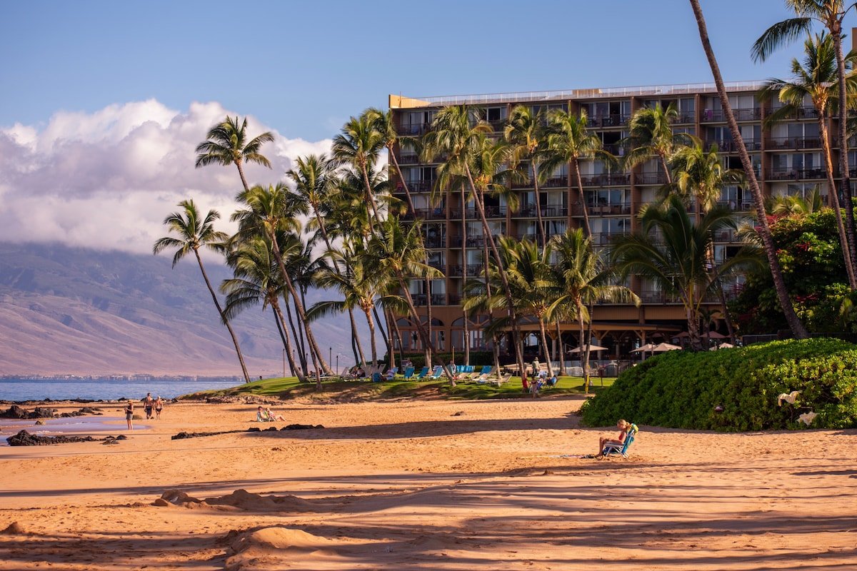 Maui Beachfront Resort 3 Bedroom Sleeps 8 gallery image 3