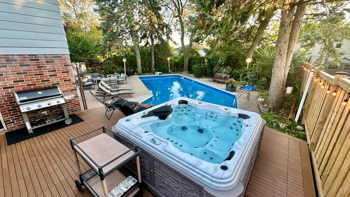 Toronto Pool Retreat gallery image 2