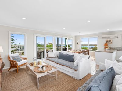 Tyntynder | Coastal Beach House | Panoramic Views