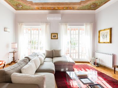 Restored Roman Penthouse near Spanish Steps