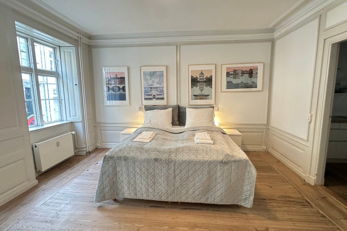 Admiral’s apartment I