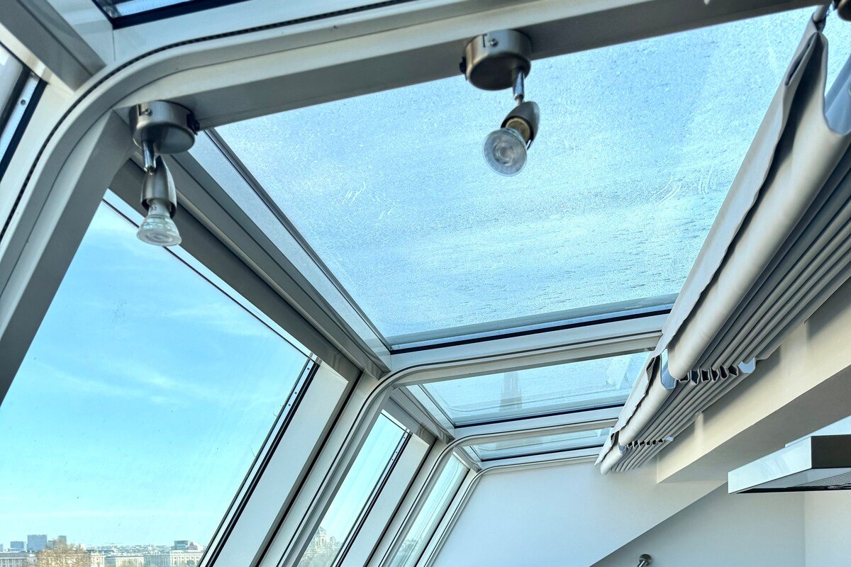 Vienna Crown Penthouse – 6BR, 3Bath, Rathaus View gallery image 3