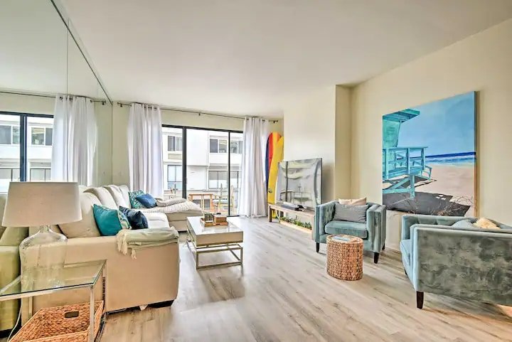 Spacious condo on the beach-views, parking & spa! gallery image 5