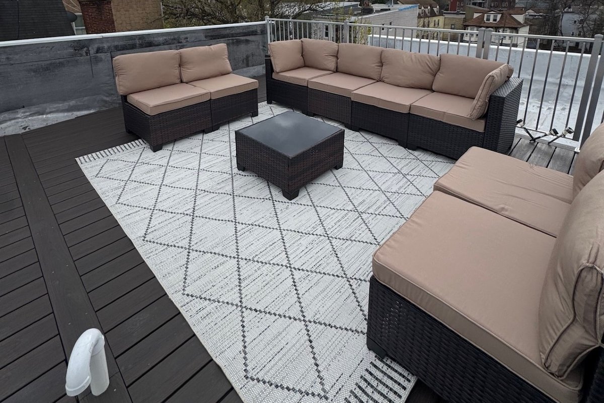 Cozy Rooftop Home, Near Downtown Newark, EWR & NYC gallery image 2