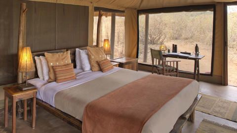 Oliver's Camp - Guest tent bedroom