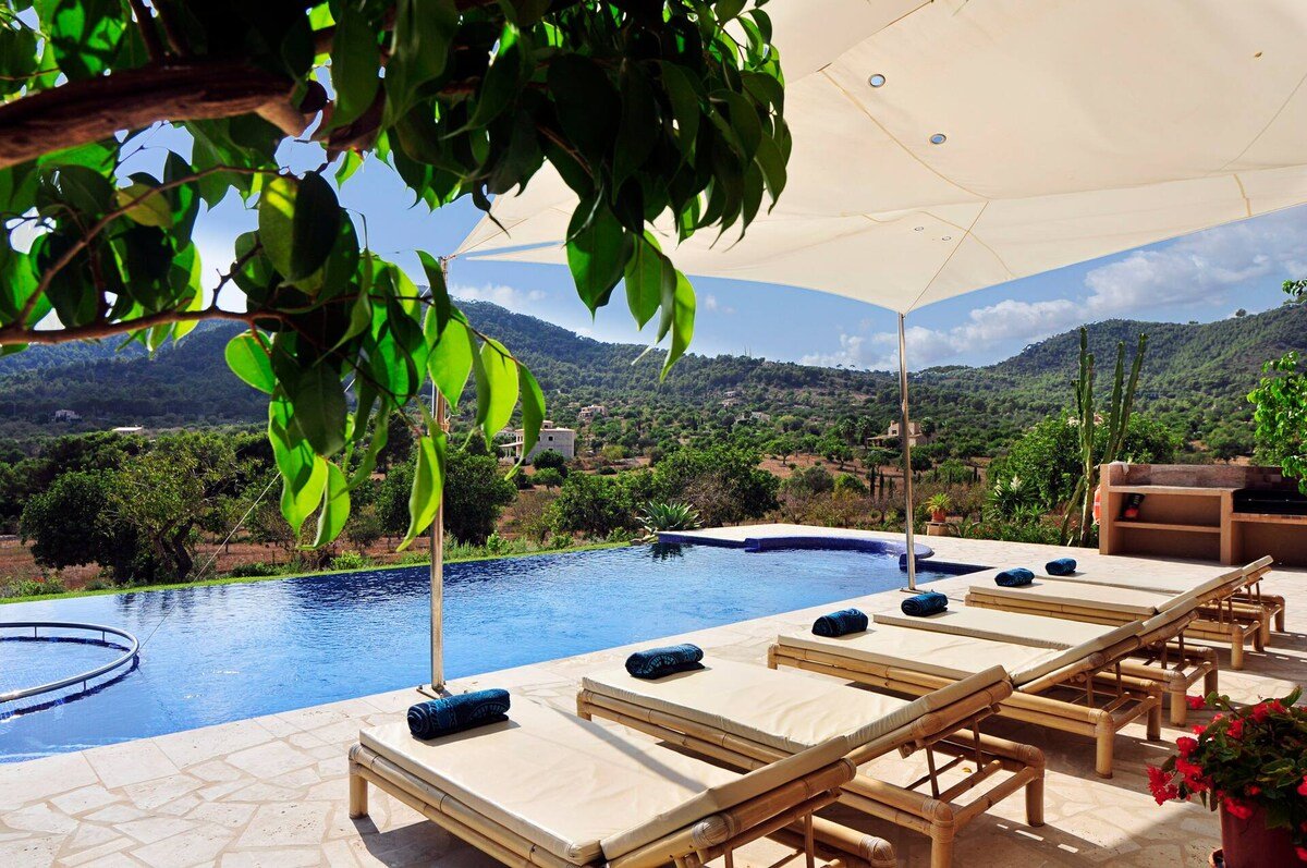 Peaceful retreat villa, infinity pool & jacuzzi gallery image 4