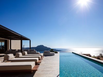 Jamyti Villa, 360° of Serene Splendor: by etouri