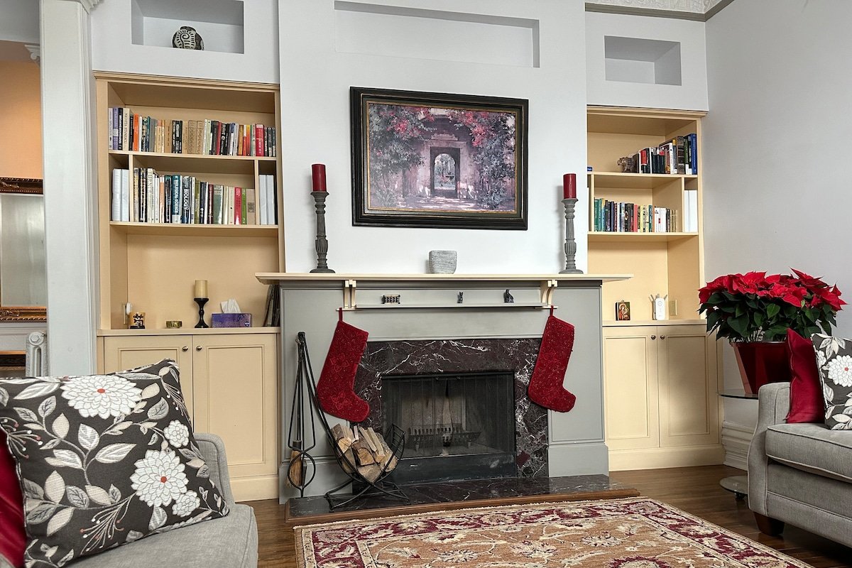 Elegant 4BR home in prestigious Westmount gallery image 3