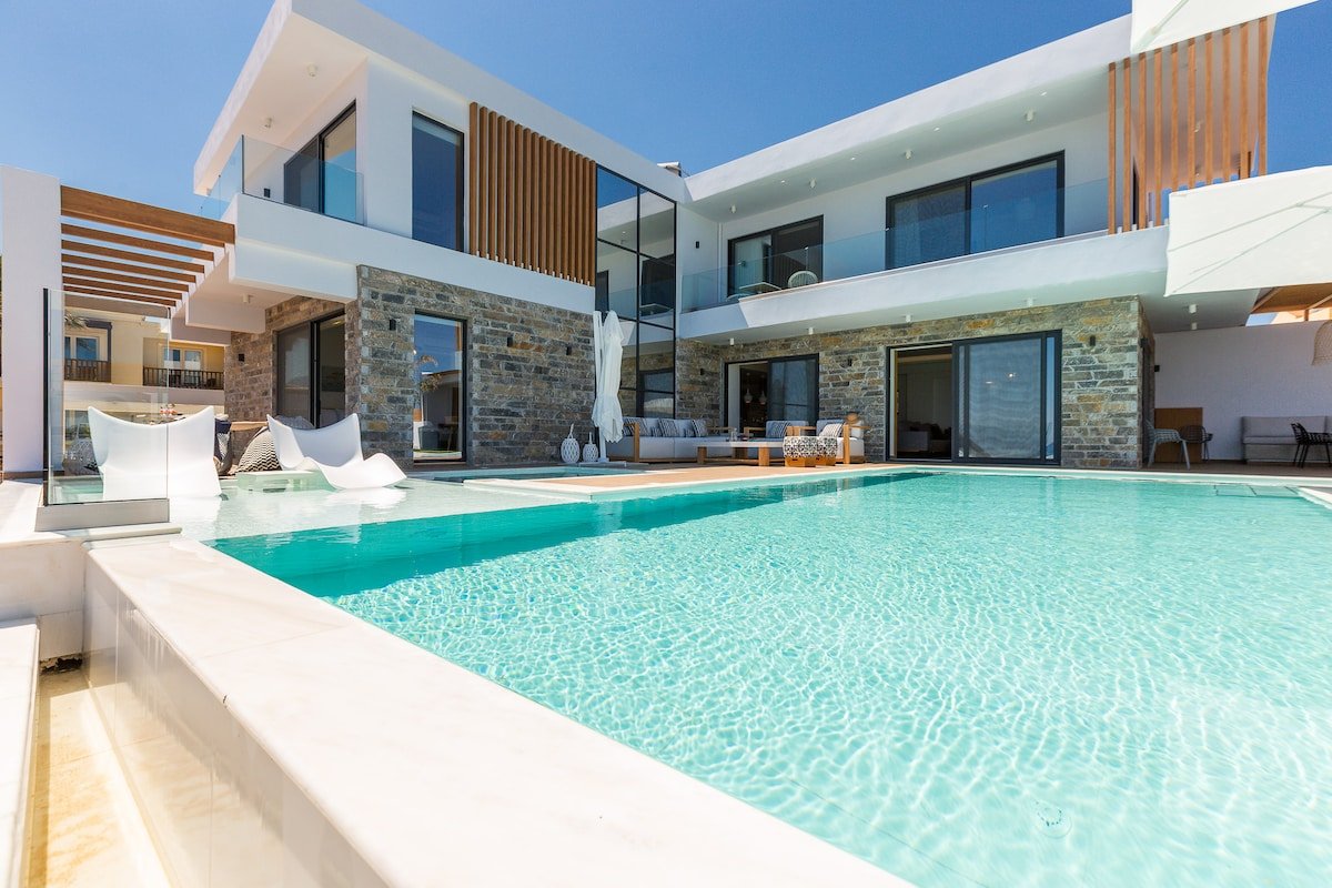 Wave Villa, Seaside Living & Your Own Beach Spot gallery image 3