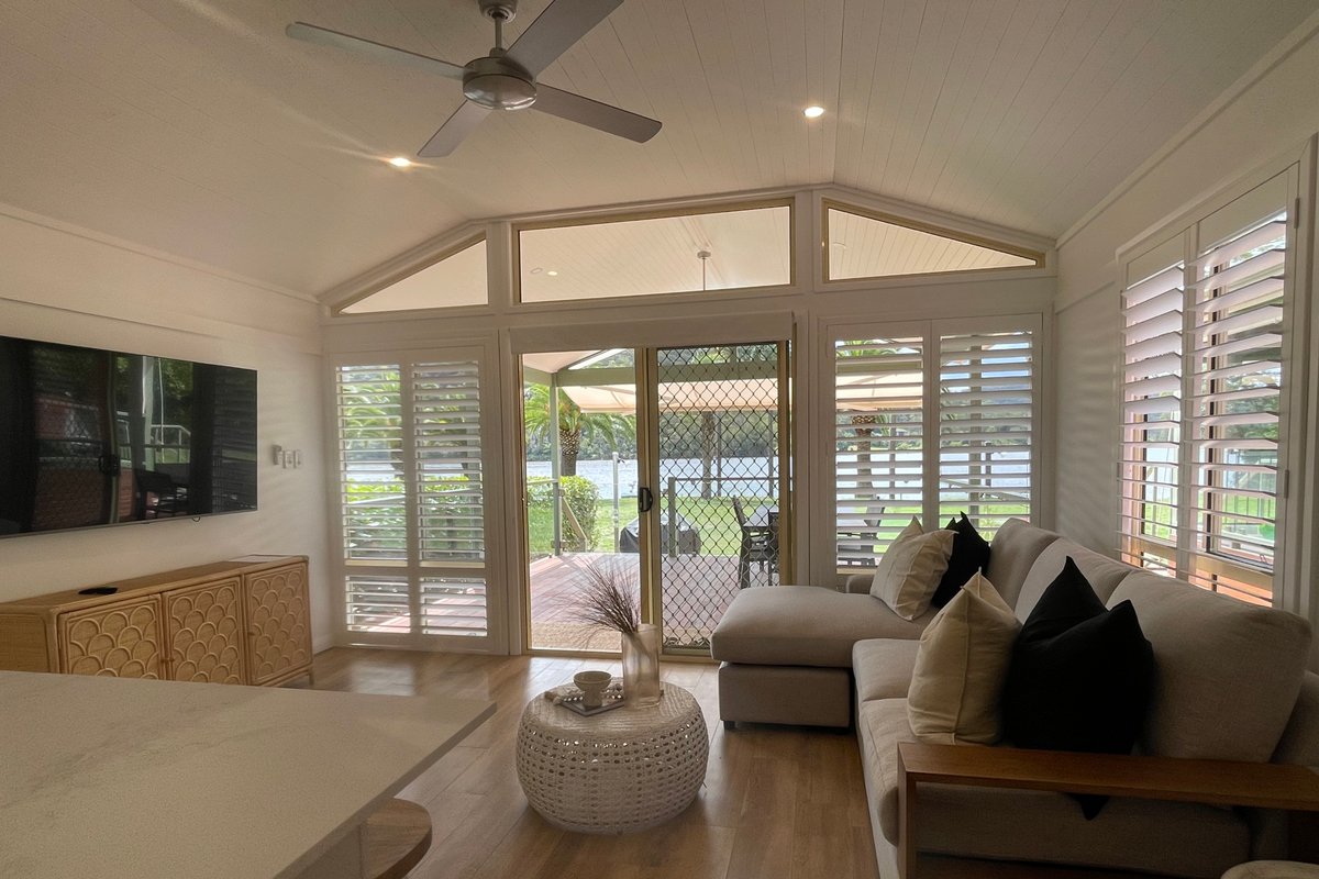 Private modern waterfront cabin – Hawkesbury River