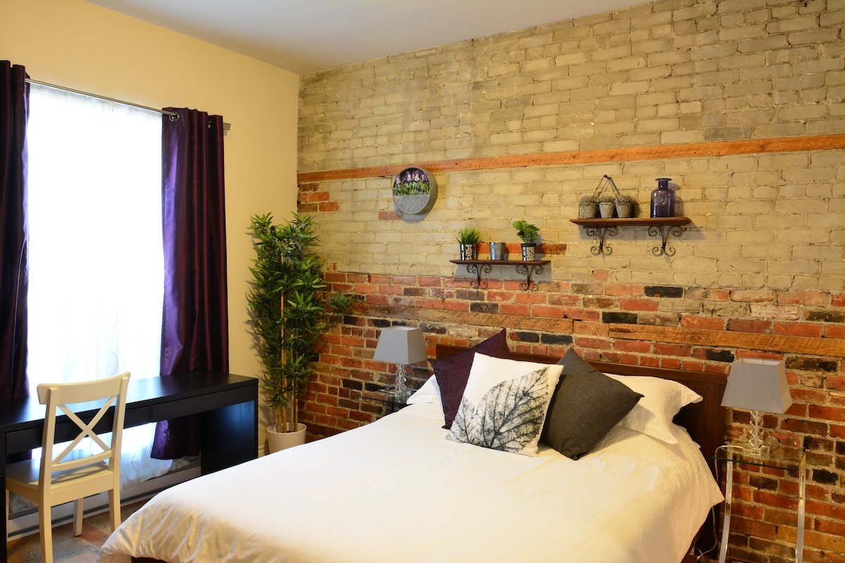 Ground Floor – 4 BR/4 BA – Deck – Possible Parking gallery image 3