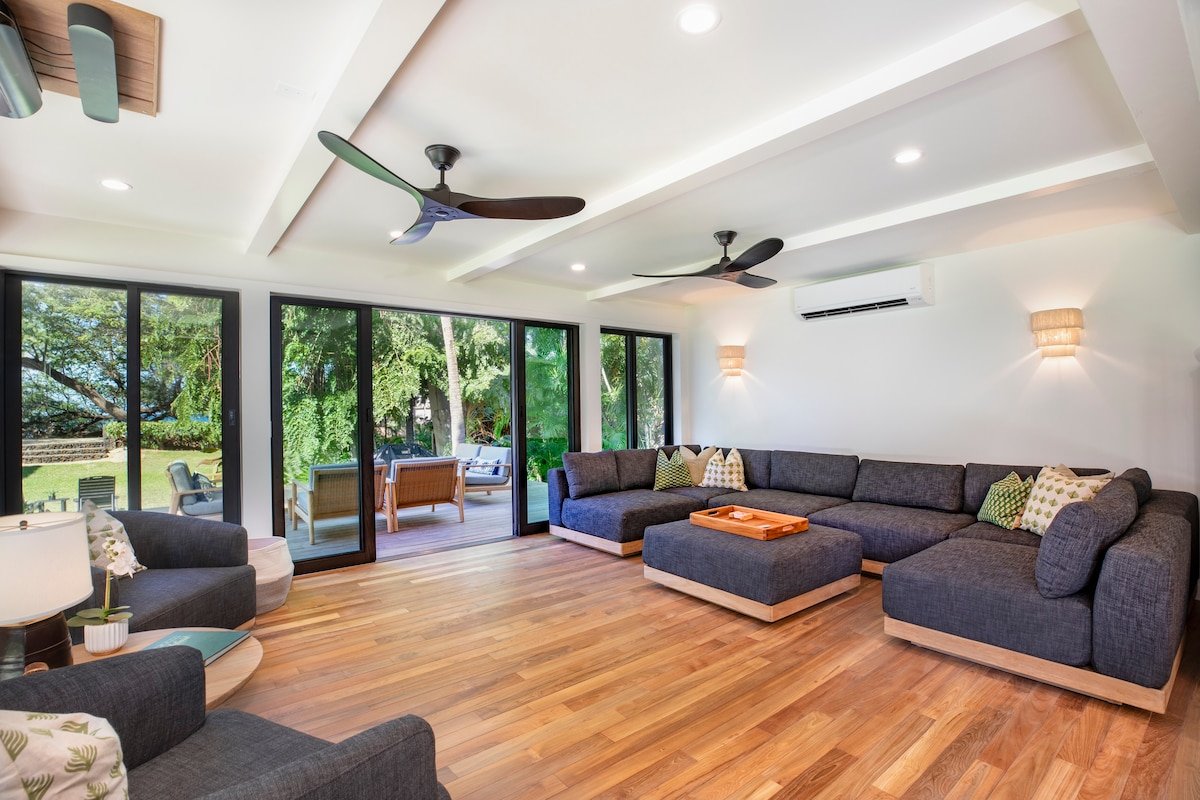 Beachfront Hui Pu w/ Gardens gallery image 5