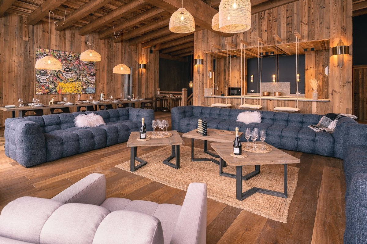 Chalet des Amis in Meribel with swimming pool